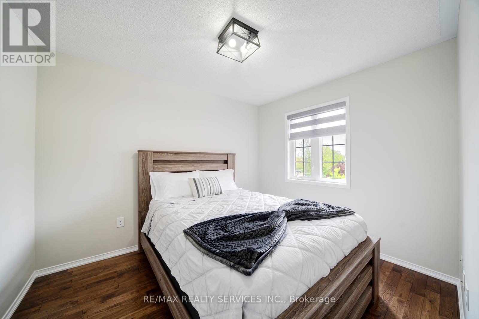 49 Woodcote Crescent, Halton Hills, Ontario  L7G 6M1 - Photo 31 - W12411565