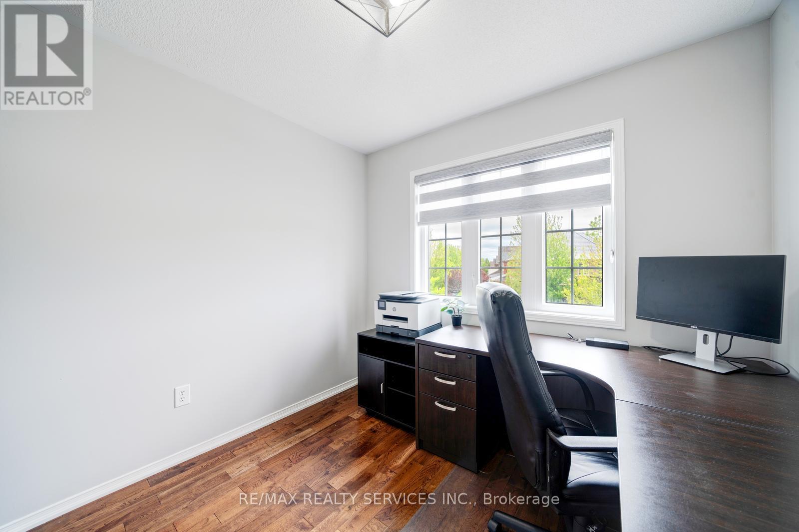 49 Woodcote Crescent, Halton Hills, Ontario  L7G 6M1 - Photo 36 - W12411565