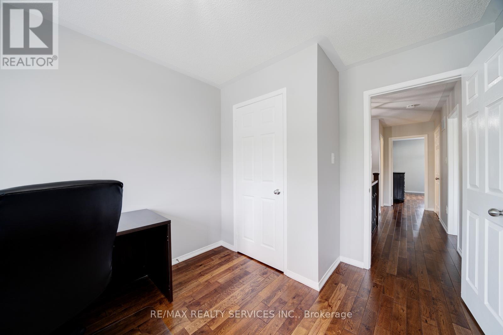49 Woodcote Crescent, Halton Hills, Ontario  L7G 6M1 - Photo 37 - W12411565