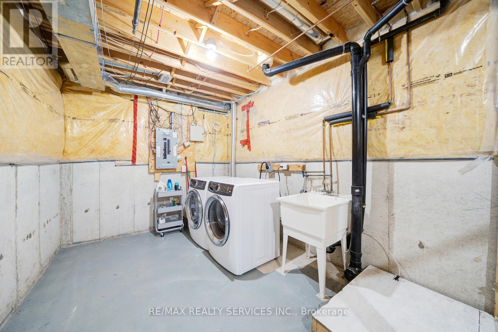 49 Woodcote Crescent, Halton Hills, Ontario  L7G 6M1 - Photo 39 - W12411565