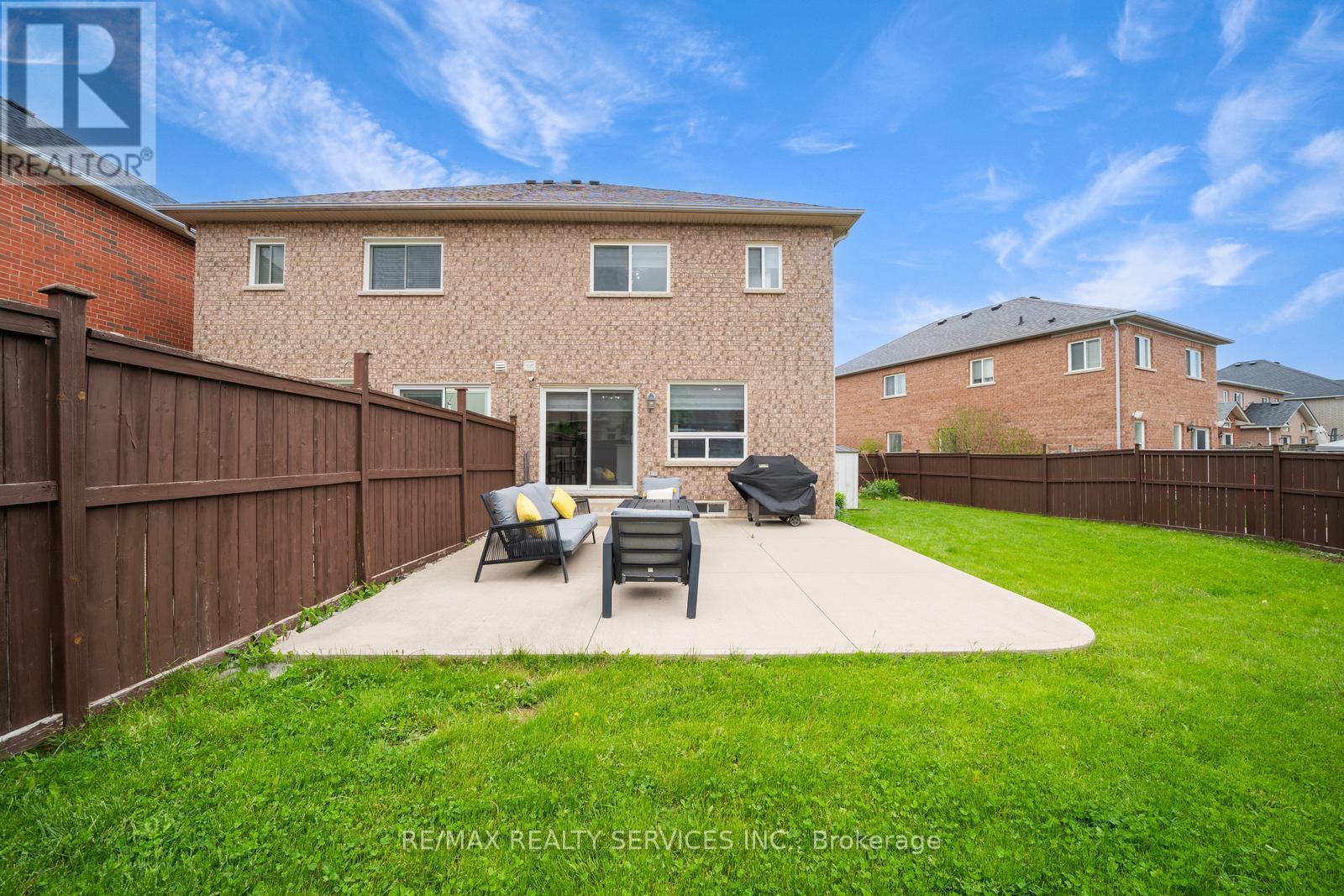 49 Woodcote Crescent, Halton Hills, Ontario  L7G 6M1 - Photo 45 - W12411565