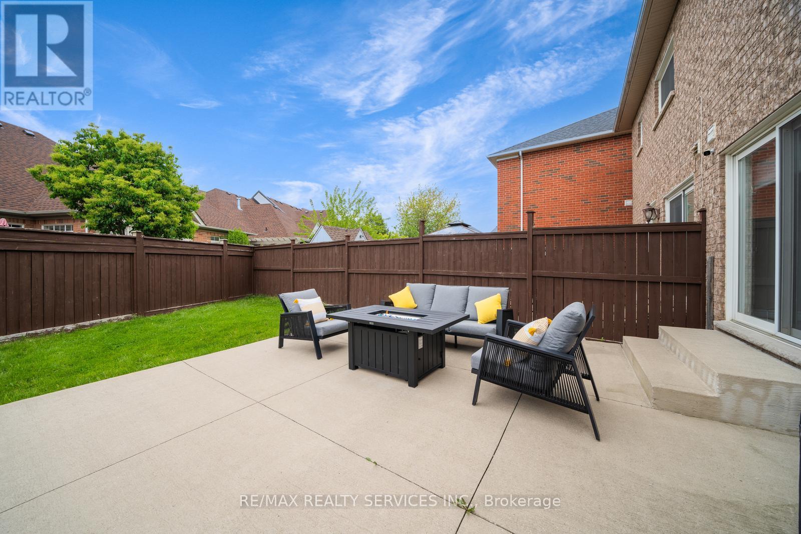 49 Woodcote Crescent, Halton Hills, Ontario  L7G 6M1 - Photo 47 - W12411565