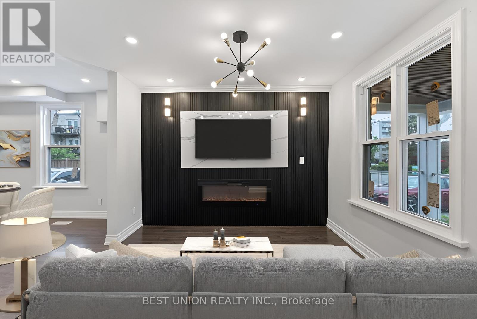 15 Burlington Street, Toronto, Ontario  M8V 2L1 - Photo 1 - W12411573