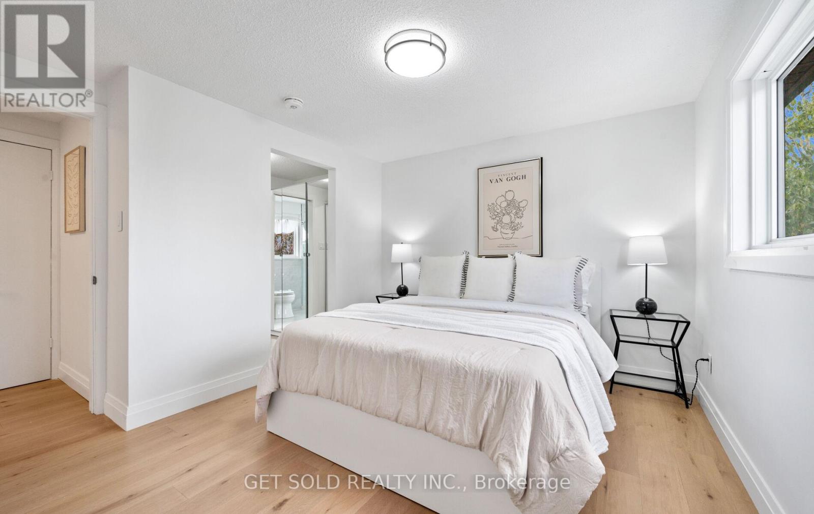 36 Shalom Crescent, Toronto, Ontario  M9V 4J4 - Photo 27 - W12411591