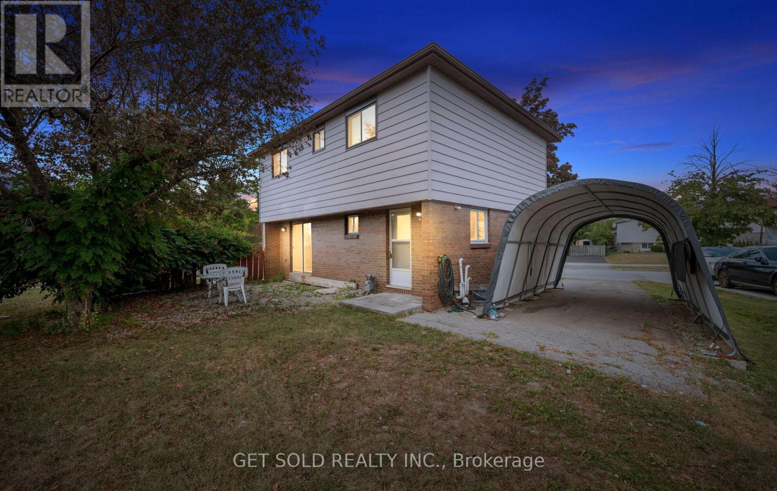 36 Shalom Crescent, Toronto, Ontario  M9V 4J4 - Photo 37 - W12411591
