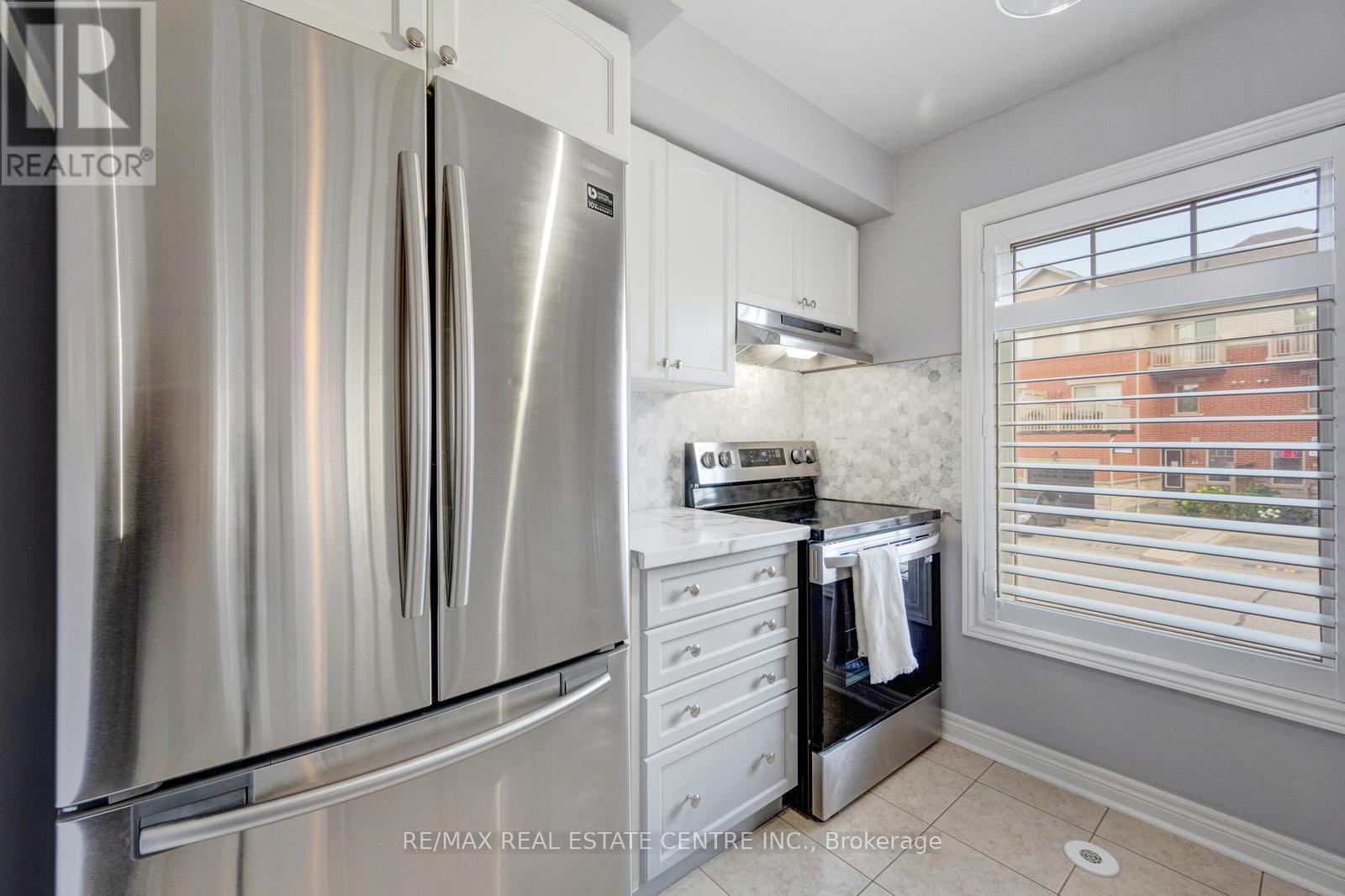11 - 3250 Bentley Drive, Mississauga, Ontario  L5M 0P7 - Photo 19 - W12411653