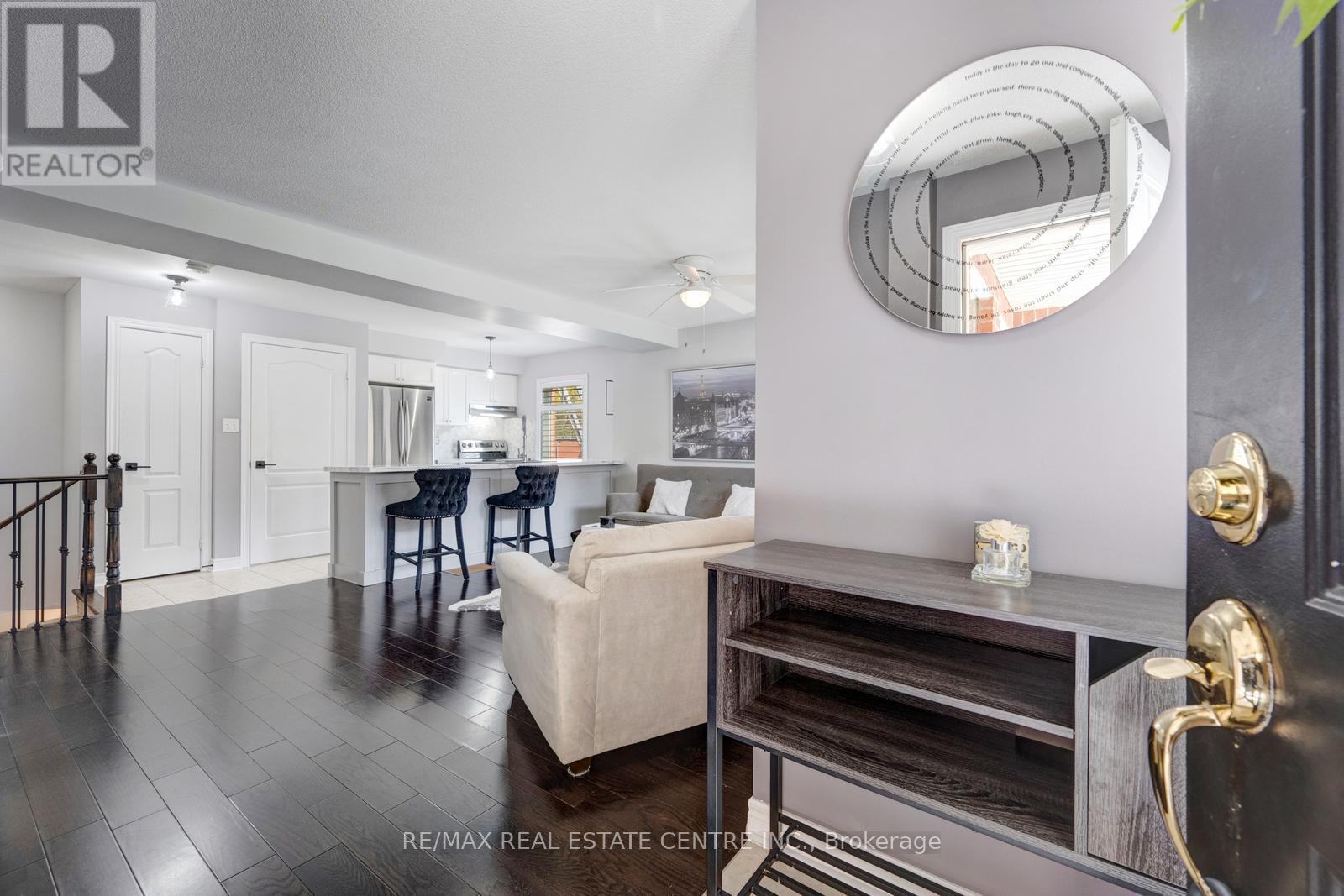 11 - 3250 Bentley Drive, Mississauga, Ontario  L5M 0P7 - Photo 3 - W12411653