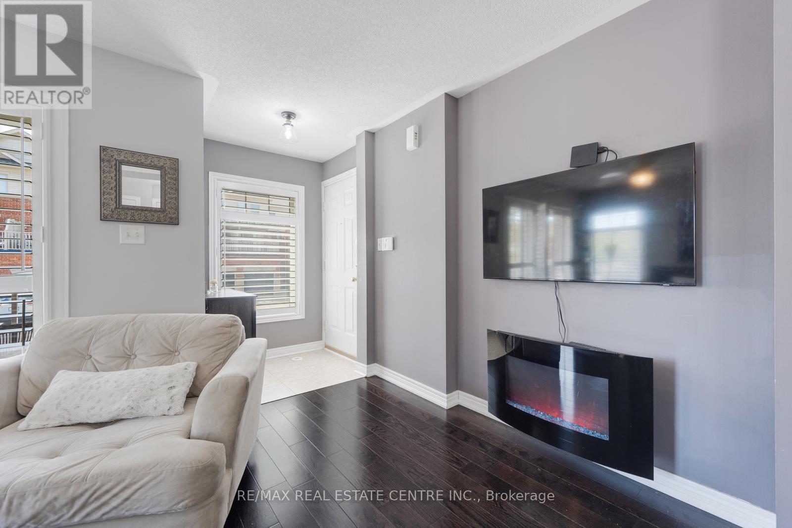 11 - 3250 Bentley Drive, Mississauga, Ontario  L5M 0P7 - Photo 4 - W12411653