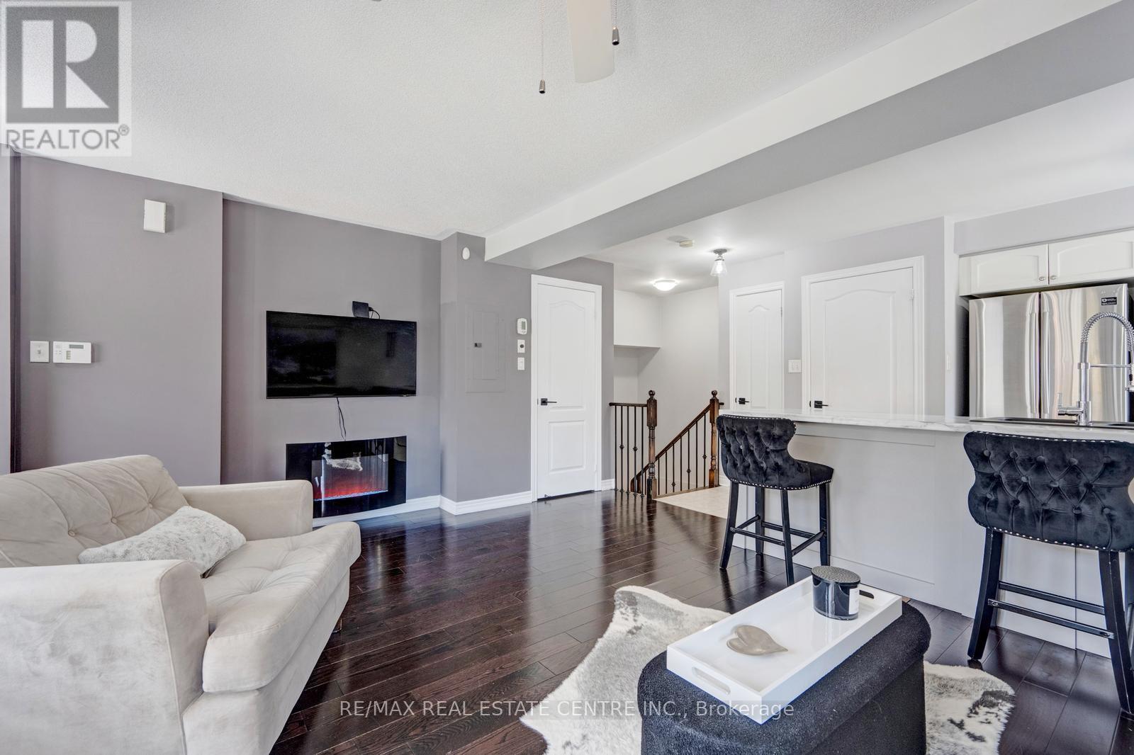 11 - 3250 Bentley Drive, Mississauga, Ontario  L5M 0P7 - Photo 8 - W12411653