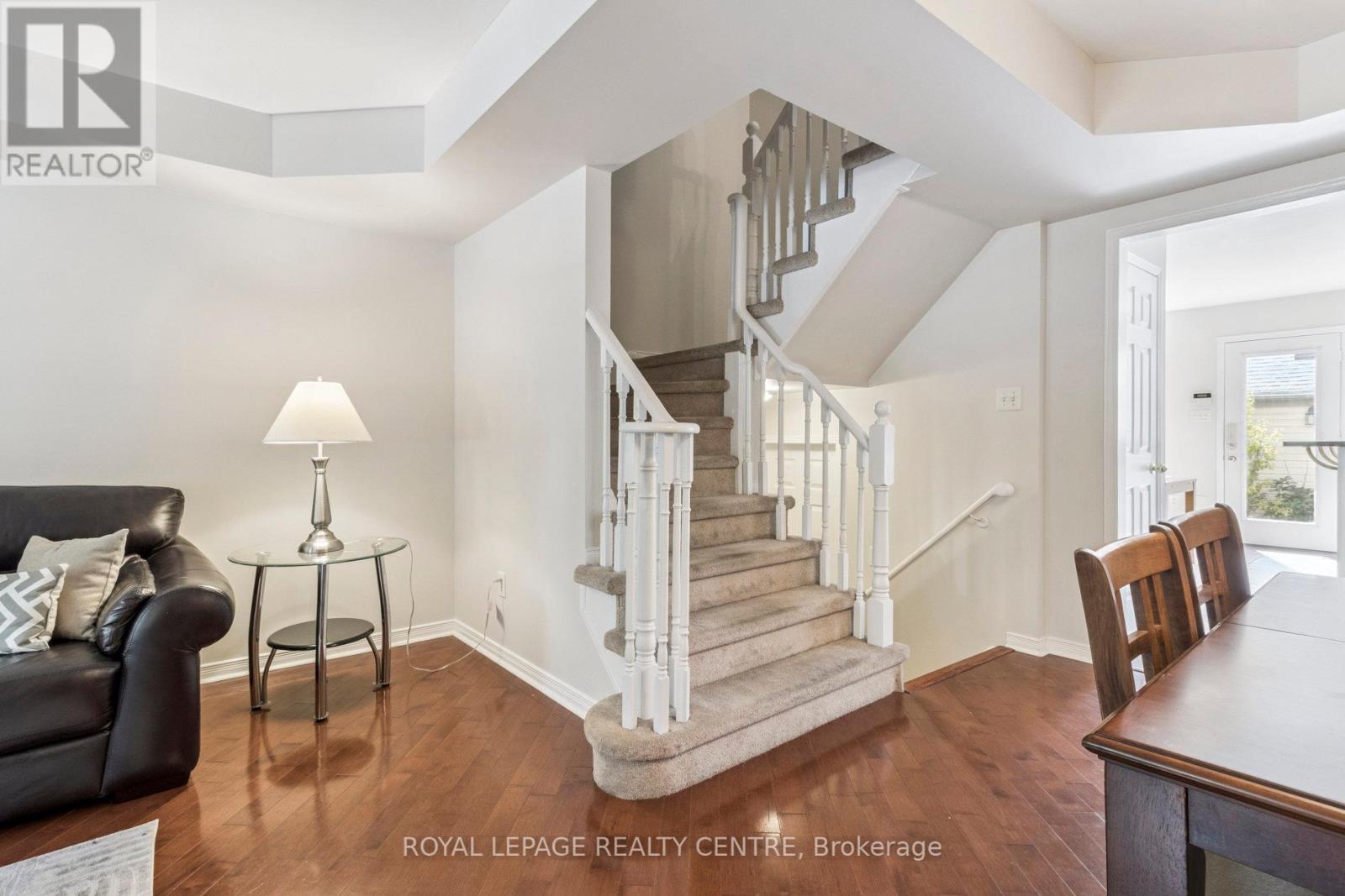 90 Georgian Drive, Oakville (Ro River Oaks), Ontario  L6H 6V1 - Photo 12 - W12411663