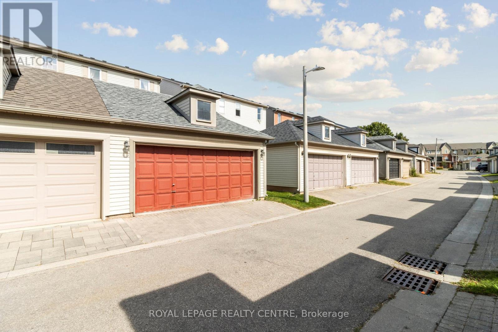 90 Georgian Drive, Oakville (Ro River Oaks), Ontario  L6H 6V1 - Photo 24 - W12411663