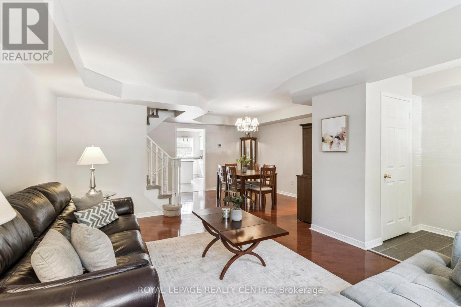 90 Georgian Drive, Oakville (Ro River Oaks), Ontario  L6H 6V1 - Photo 6 - W12411663