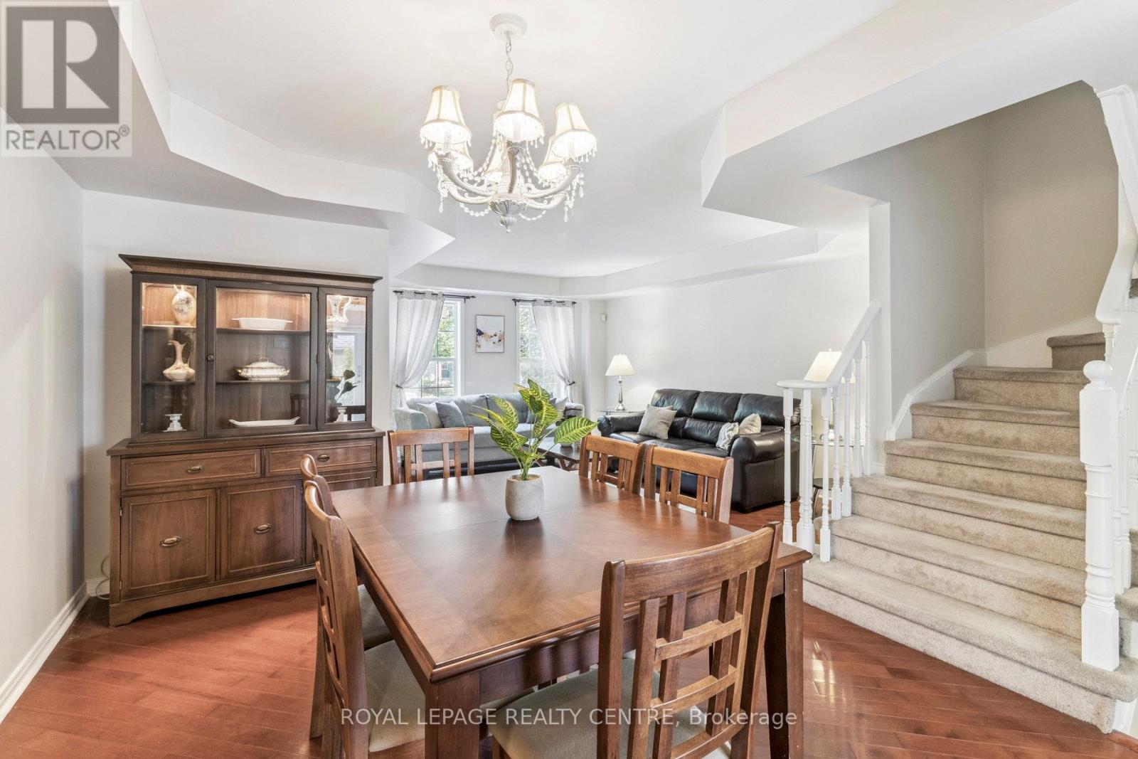 90 Georgian Drive, Oakville (Ro River Oaks), Ontario  L6H 6V1 - Photo 7 - W12411663