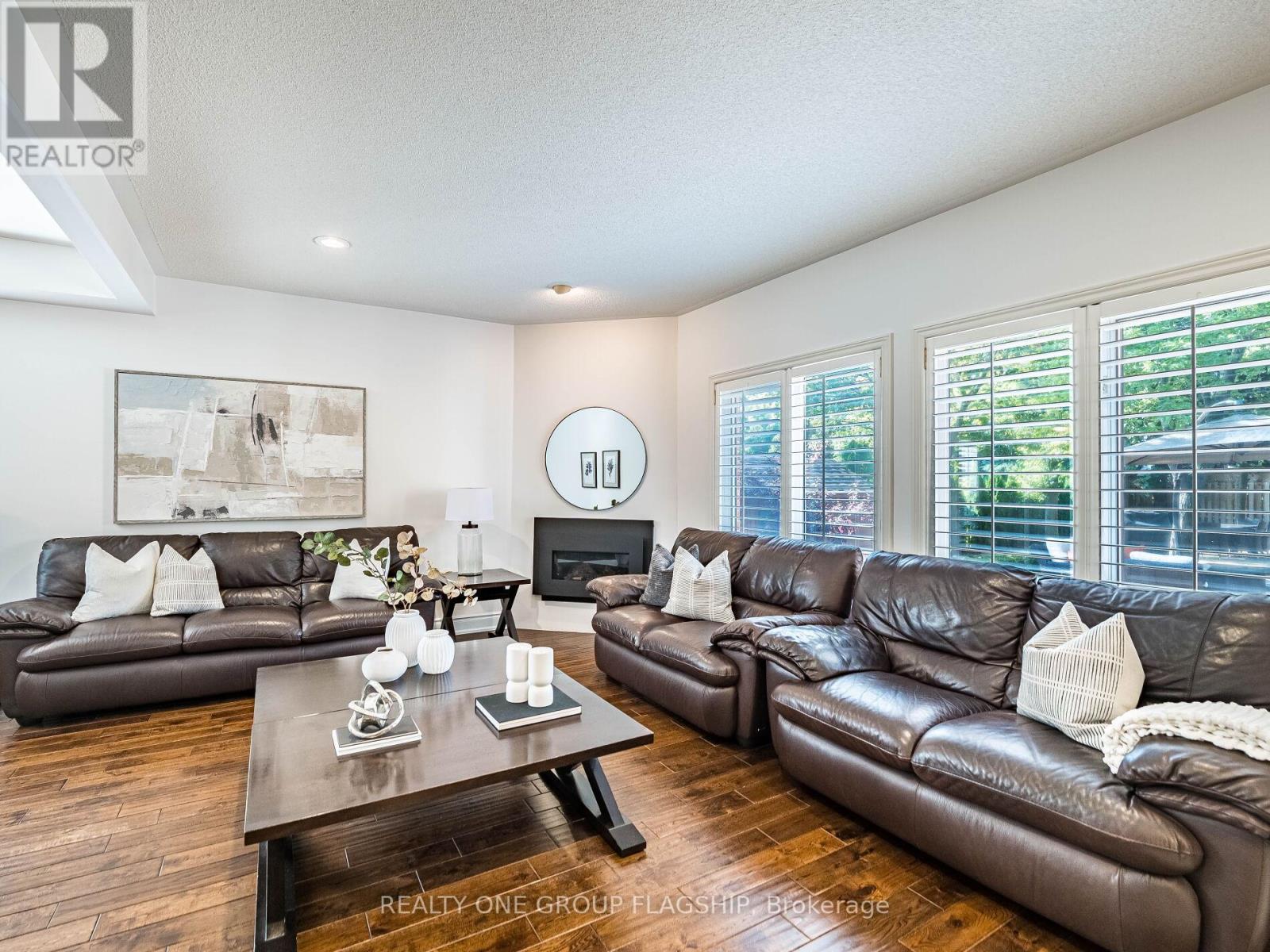 5290 Hilton Court, Mississauga, Ontario  L5M 5B5 - Photo 12 - W12411672