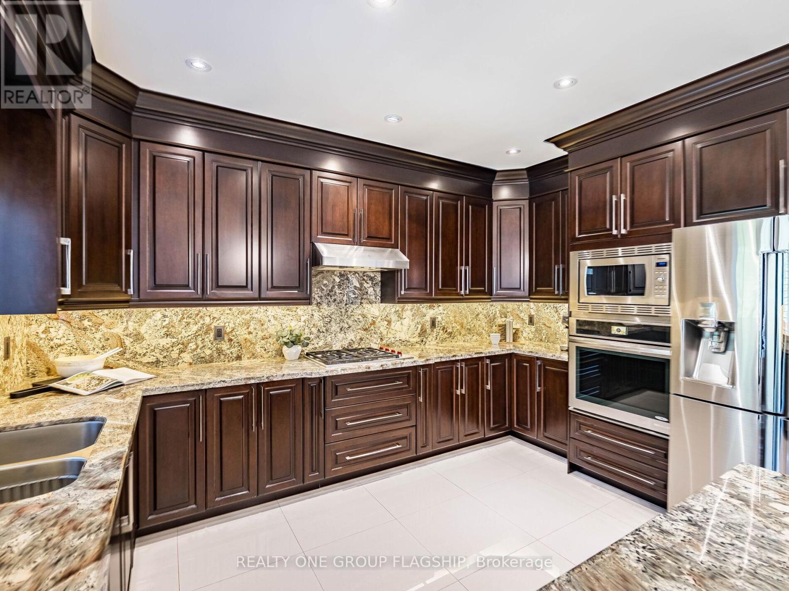 5290 Hilton Court, Mississauga, Ontario  L5M 5B5 - Photo 22 - W12411672