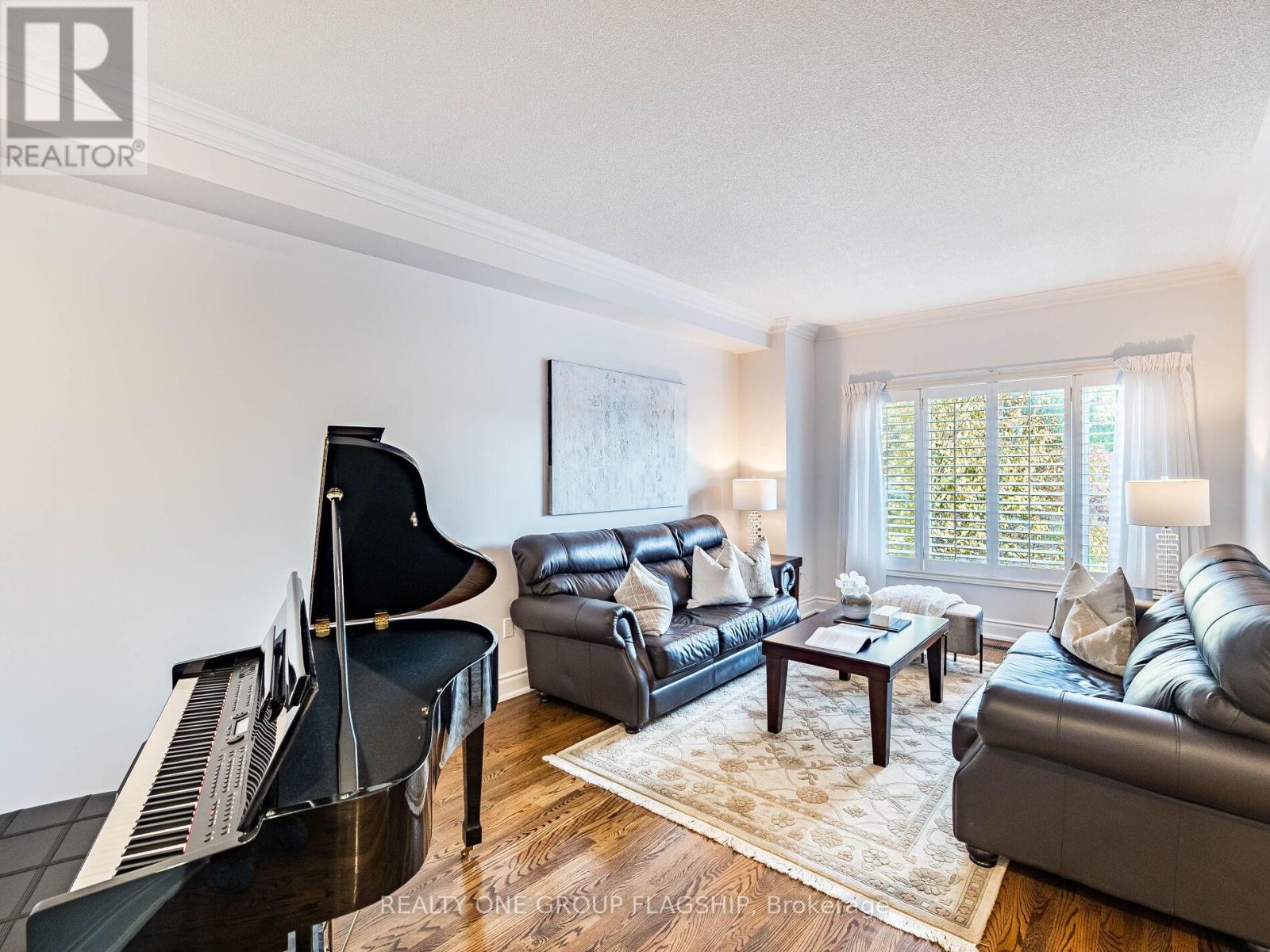 5290 Hilton Court, Mississauga, Ontario  L5M 5B5 - Photo 8 - W12411672