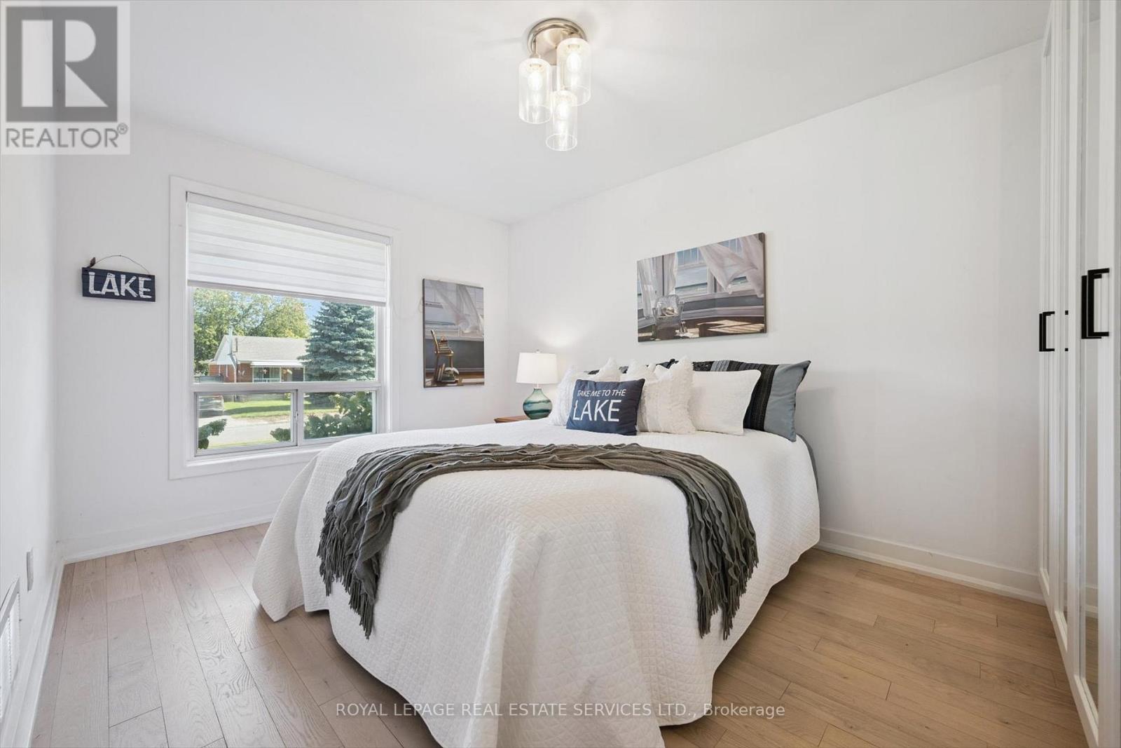 1 Hillavon Drive, Toronto, Ontario  M9B 2P4 - Photo 17 - W12411683