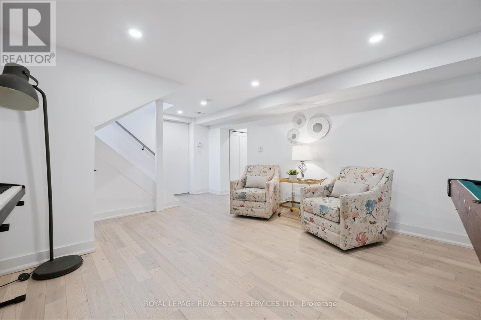 1 Hillavon Drive, Toronto, Ontario  M9B 2P4 - Photo 26 - W12411683
