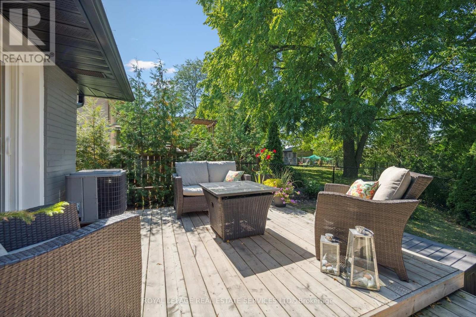 1 Hillavon Drive, Toronto, Ontario  M9B 2P4 - Photo 31 - W12411683