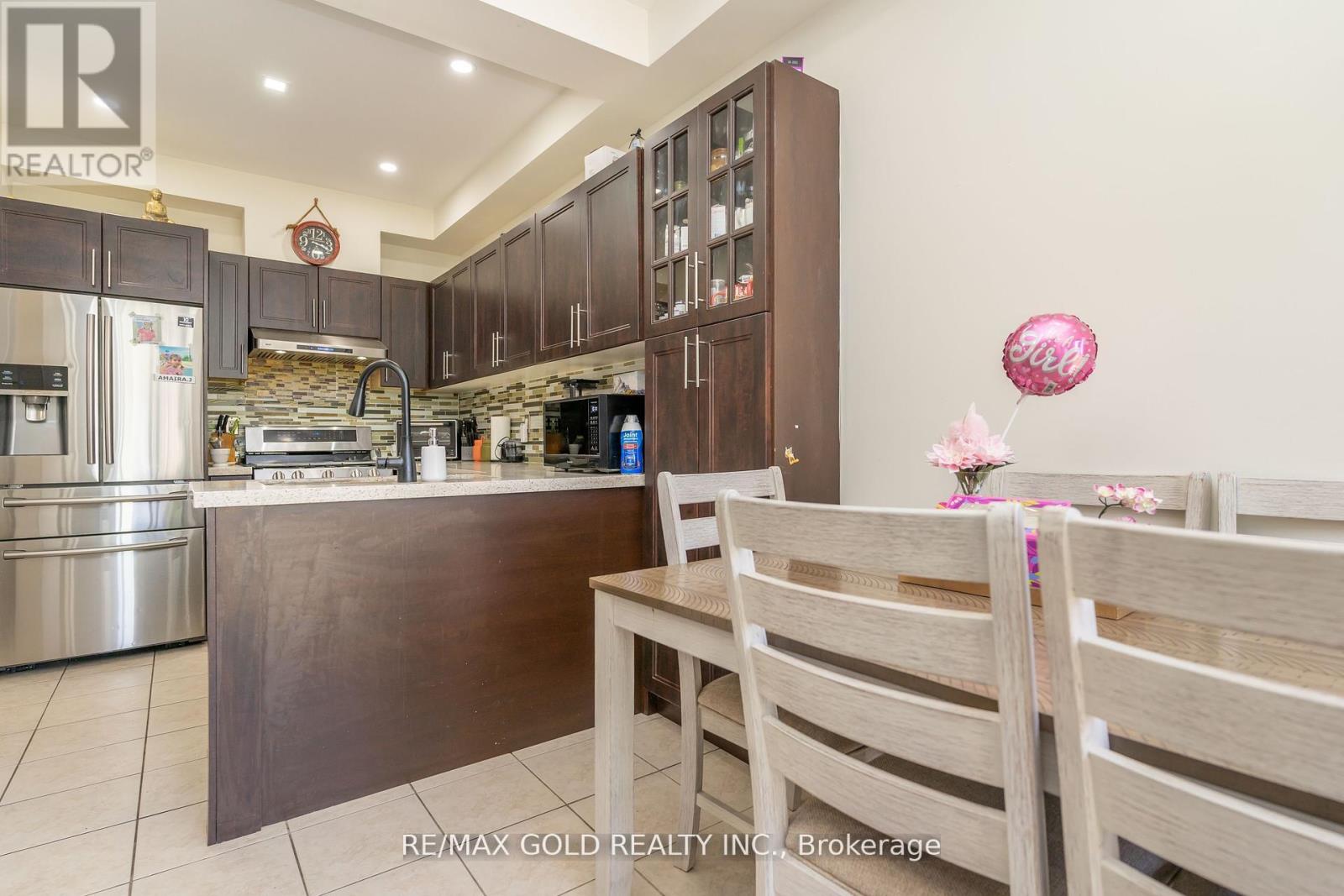 32 Rubysilver Drive, Brampton, Ontario  L6P 1P9 - Photo 16 - W12411703