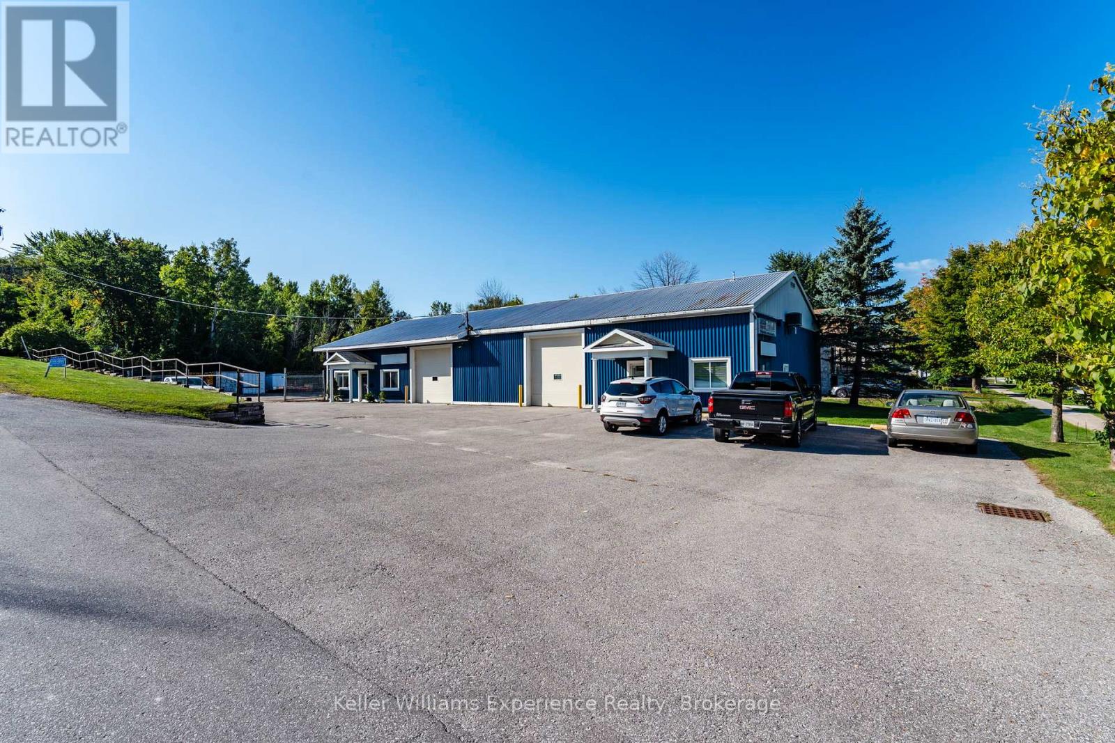 169 Elizabeth Street, Midland, Ontario  L4R 1Y3 - Photo 2 - S12411882