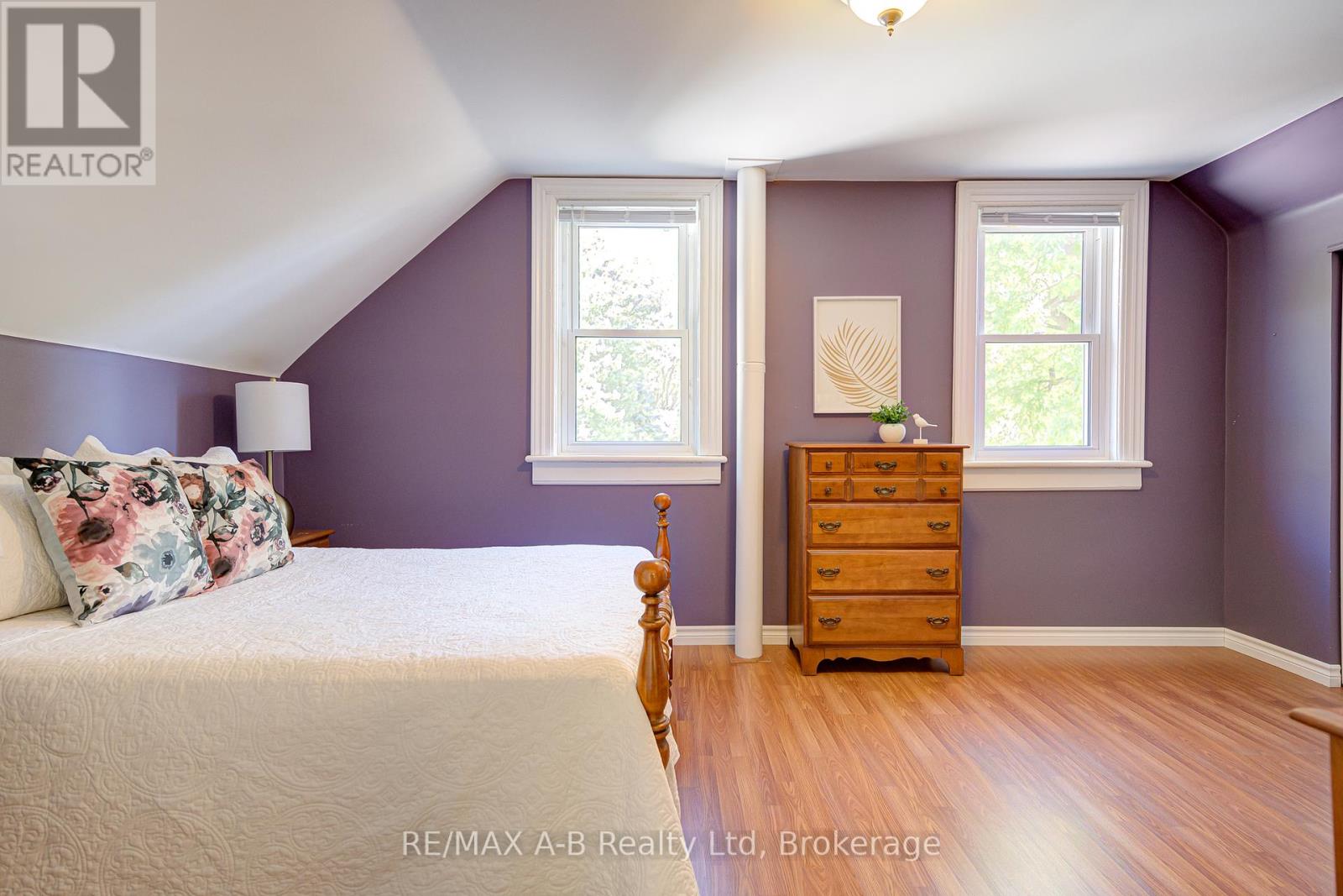 137 Dufferin Street, Stratford, Ontario  N5A 2G9 - Photo 35 - X12411938