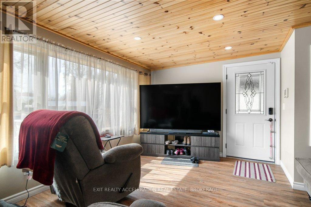 8738 County Road 2 W, Greater Napanee, Ontario  K7R 3L1 - Photo 10 - X12411994