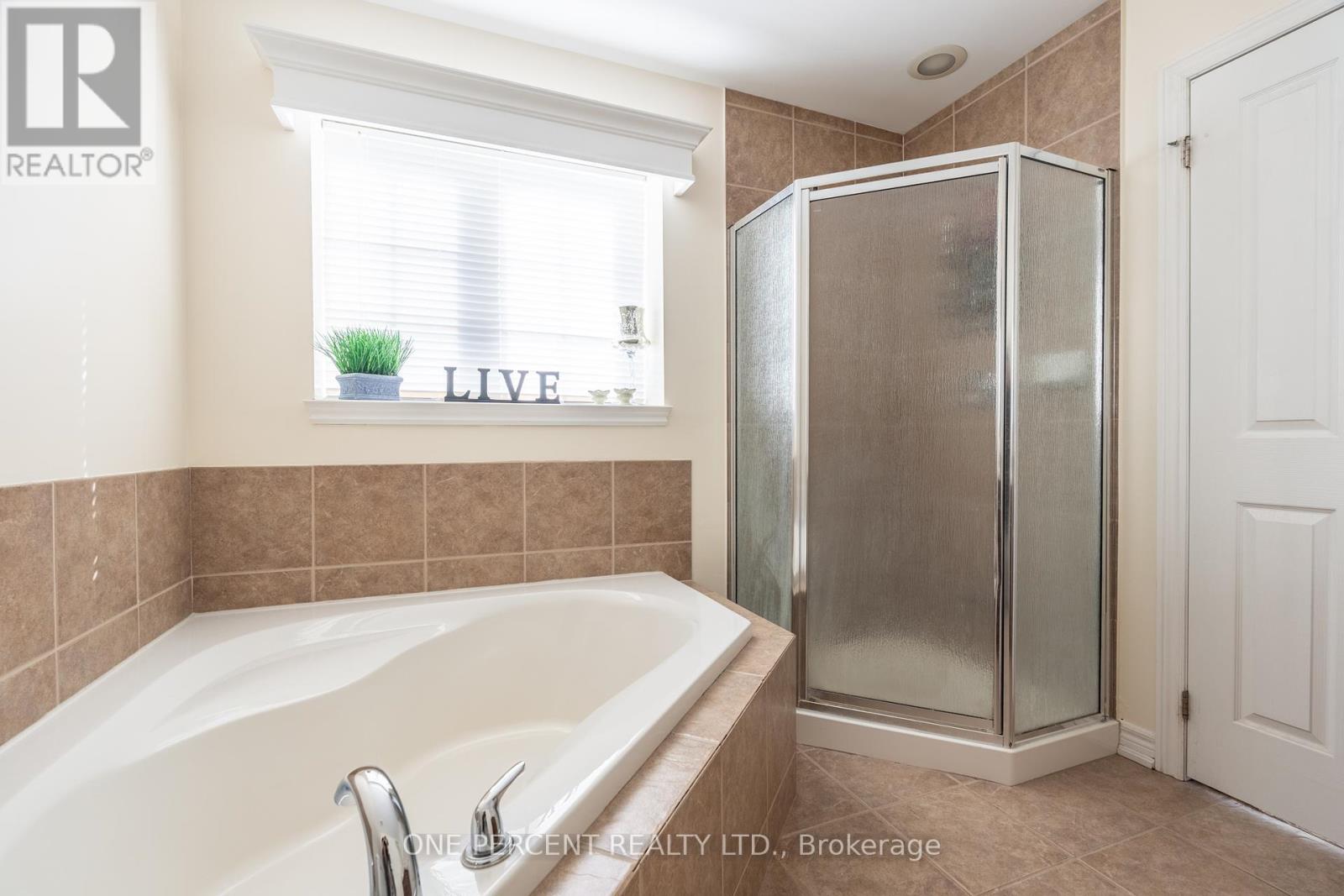 286 Fall Fair Way, Hamilton, Ontario  L0R 1C0 - Photo 21 - X12411532