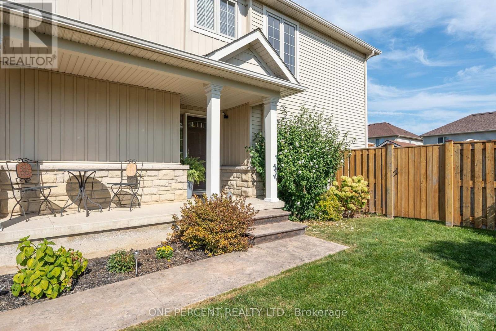 286 Fall Fair Way, Hamilton, Ontario  L0R 1C0 - Photo 4 - X12411532