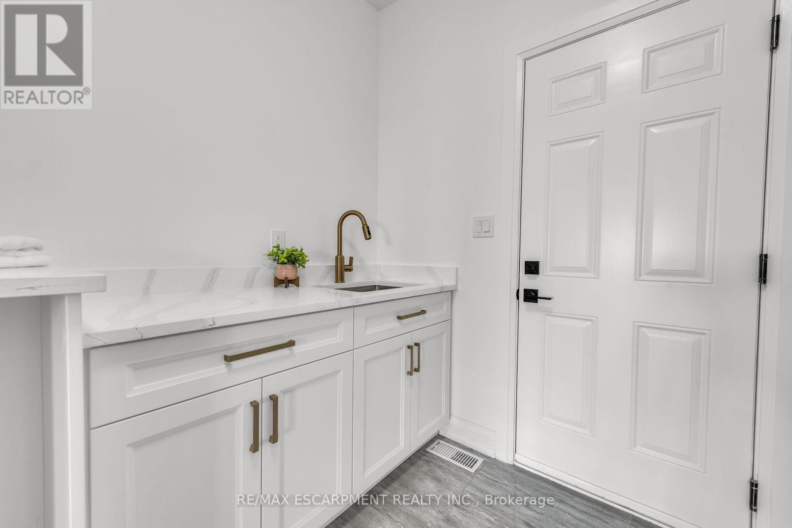 519 Concession 14 Walpole Road, Haldimand, Ontario  N0A 1H0 - Photo 21 - X12411606