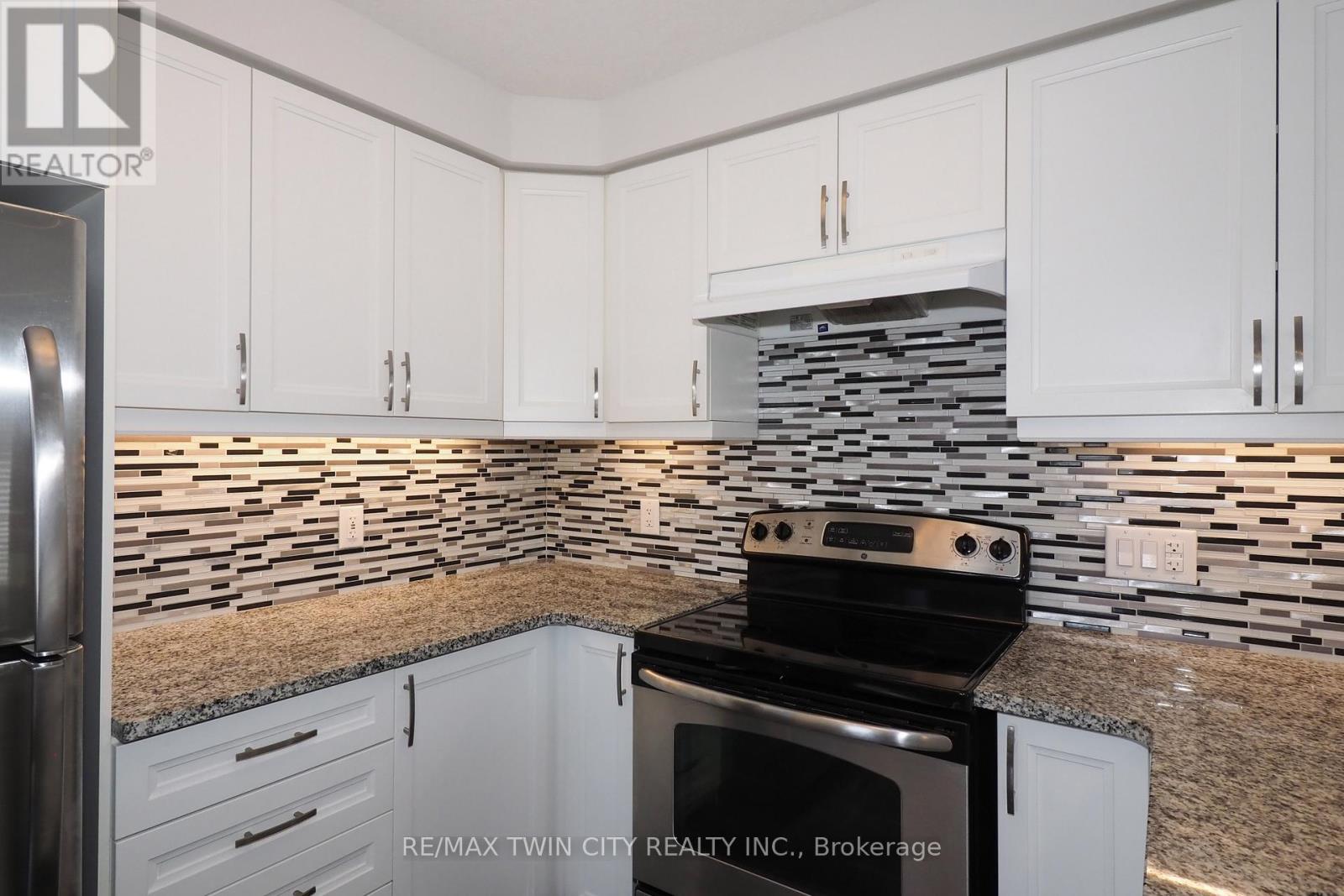 181 South Creek Drive, Kitchener, Ontario  N2P 0E1 - Photo 15 - X12411674