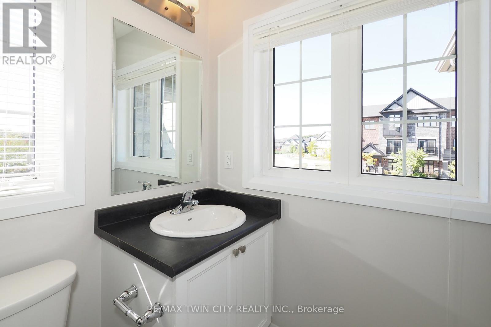181 South Creek Drive, Kitchener, Ontario  N2P 0E1 - Photo 23 - X12411674