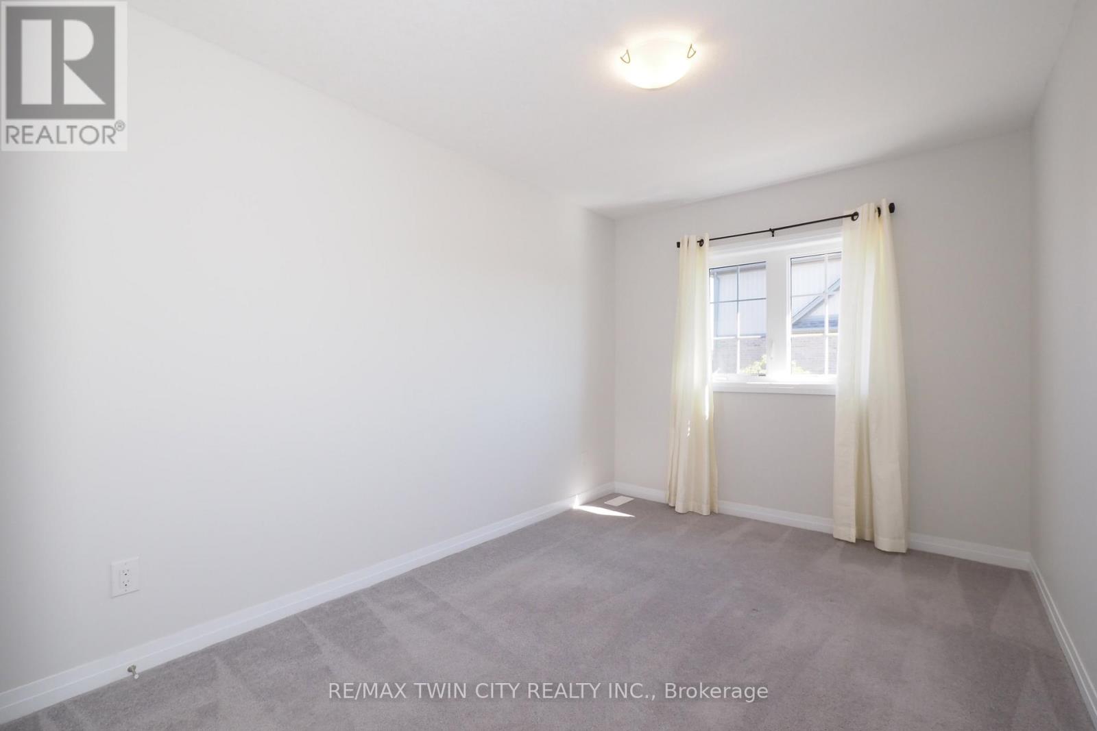 181 South Creek Drive, Kitchener, Ontario  N2P 0E1 - Photo 24 - X12411674