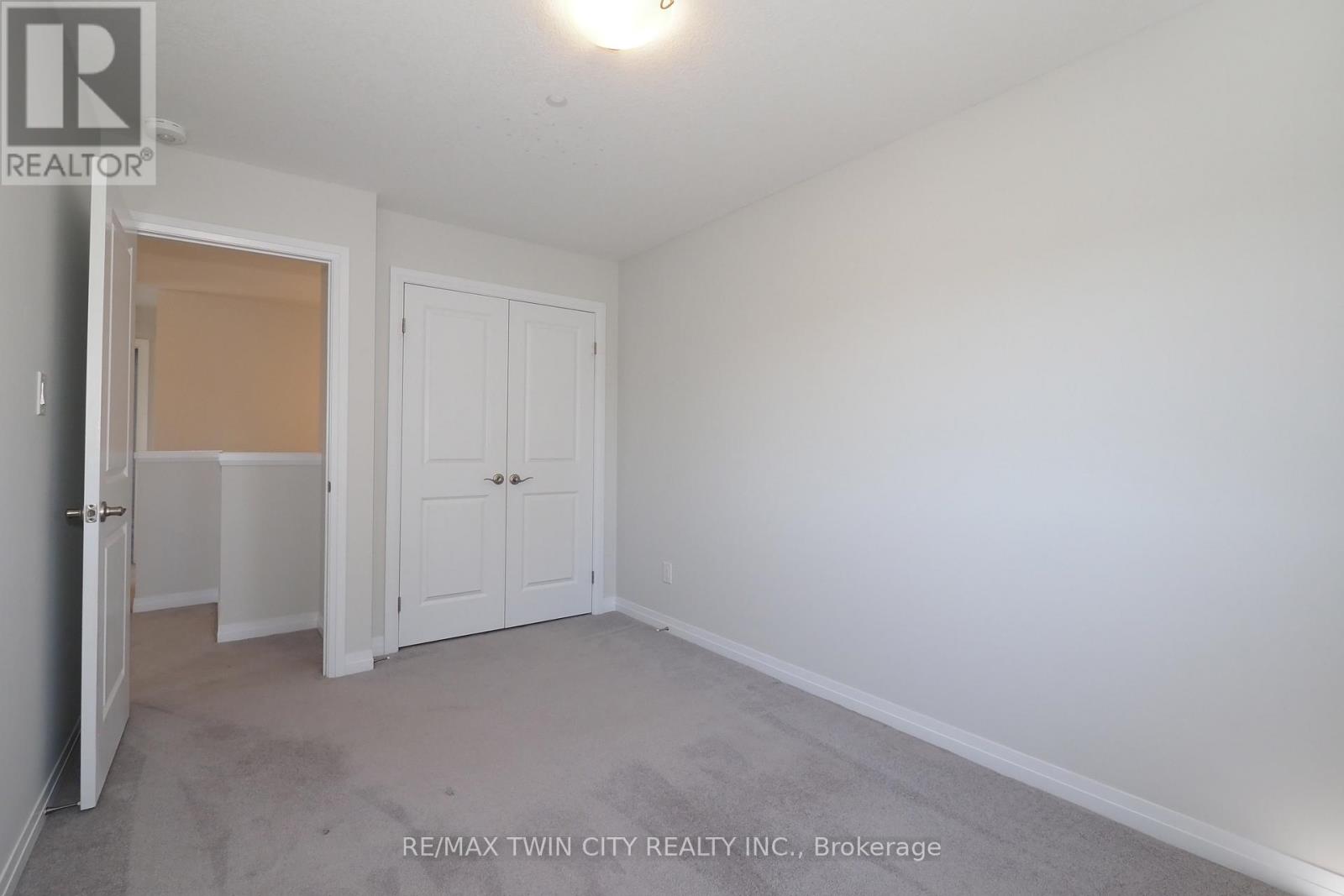 181 South Creek Drive, Kitchener, Ontario  N2P 0E1 - Photo 25 - X12411674
