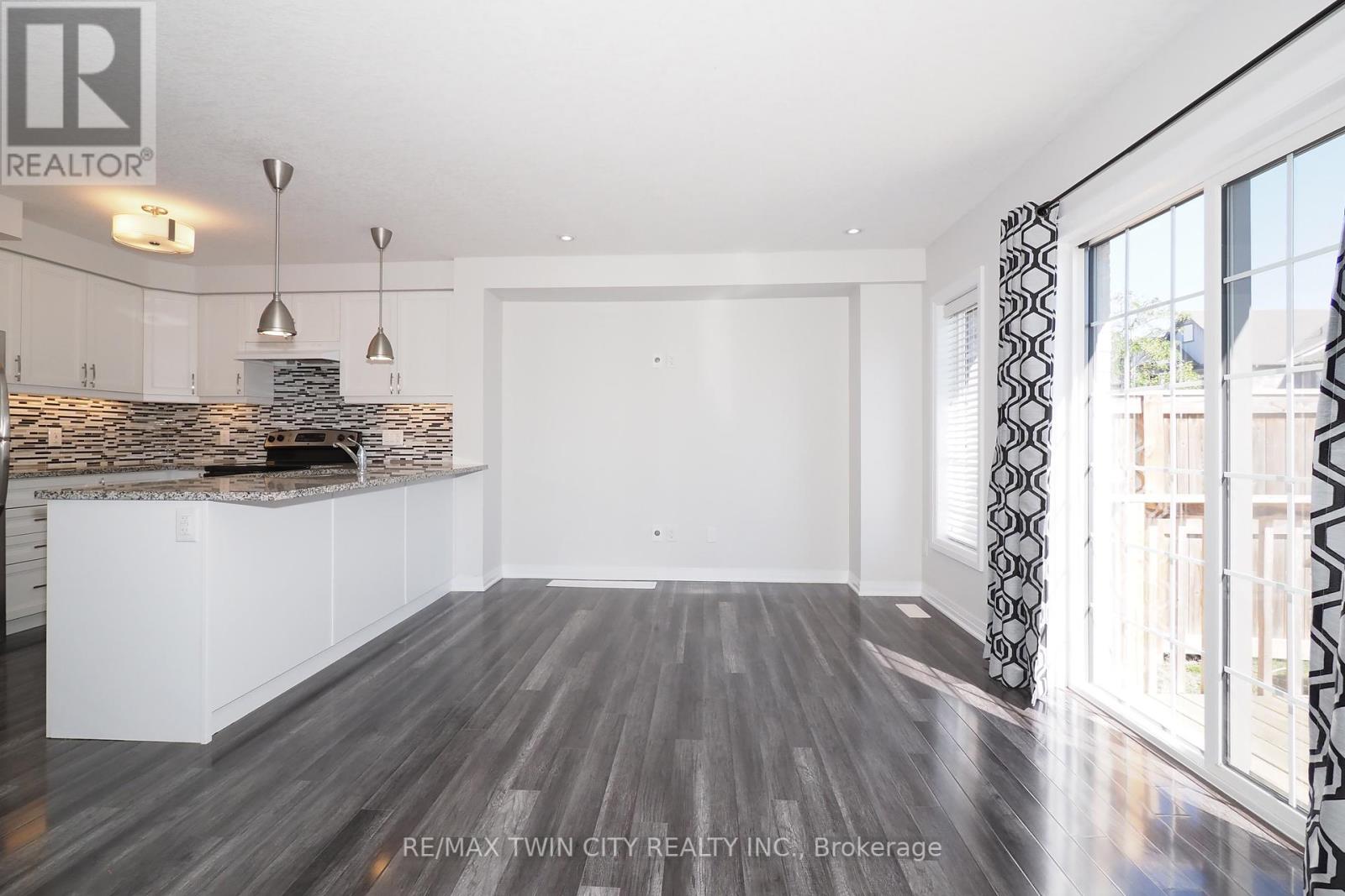 181 South Creek Drive, Kitchener, Ontario  N2P 0E1 - Photo 9 - X12411674