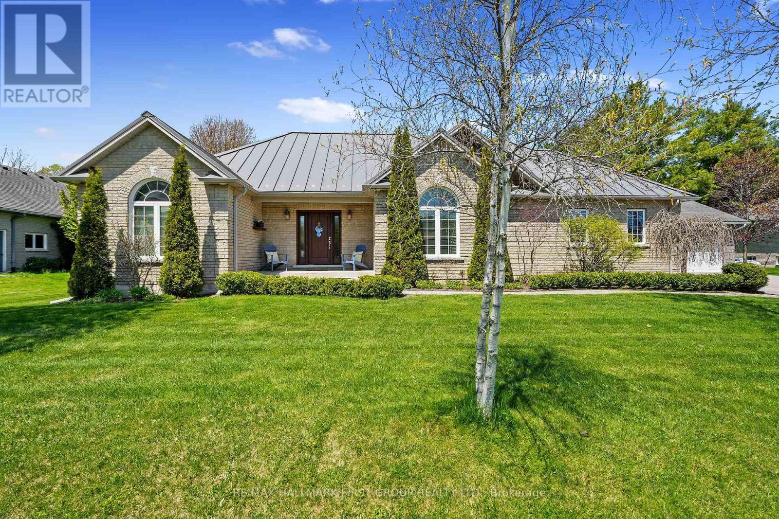 3905 Larose Crescent, Port Hope, Ontario  L0A 1B0 - Photo 2 - X12411713