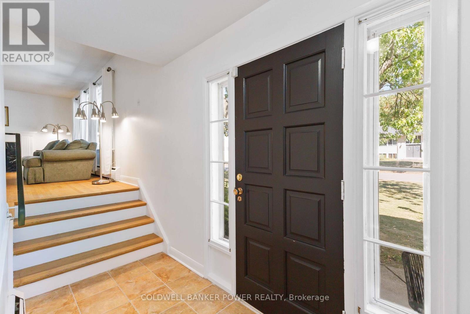 1 Mcleod Crescent, London North, Ontario  N5X 1S7 - Photo 6 - X12411908