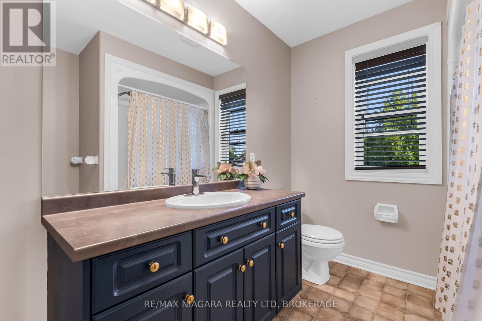 5 Wellandvale Drive, Welland, Ontario  L3C 7G7 - Photo 14 - X12329835