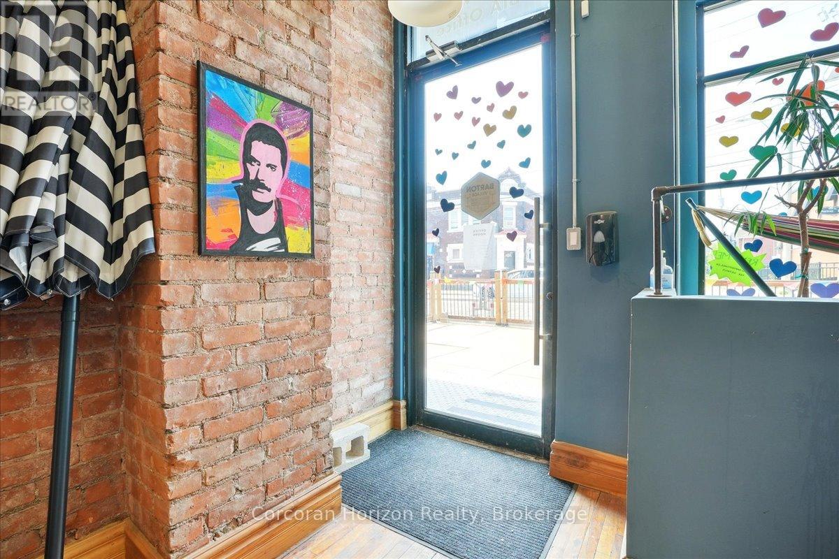 Main - 659 Barton Street E, Hamilton, Ontario  L8N 1C7 - Photo 5 - X12411956