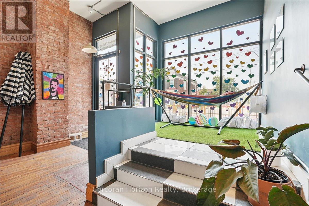 Main - 659 Barton Street E, Hamilton, Ontario  L8N 1C7 - Photo 8 - X12411956