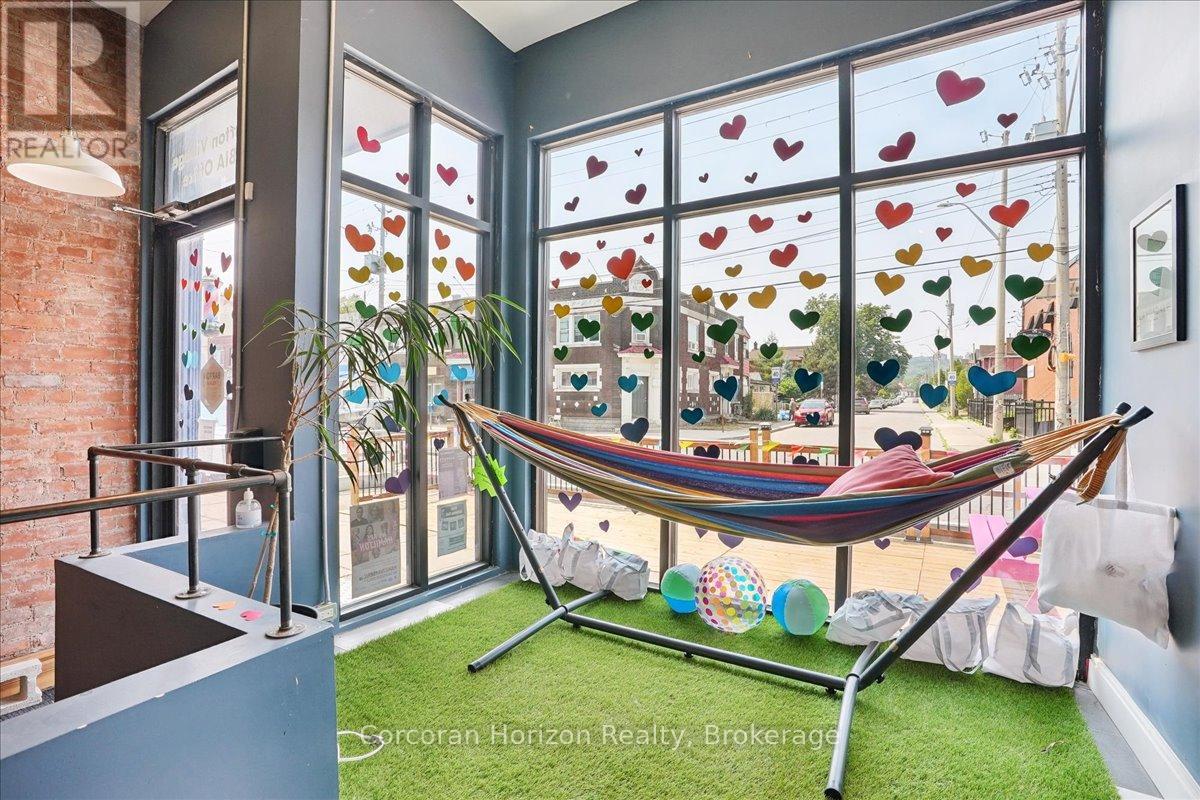 Main - 659 Barton Street E, Hamilton, Ontario  L8N 1C7 - Photo 9 - X12411956