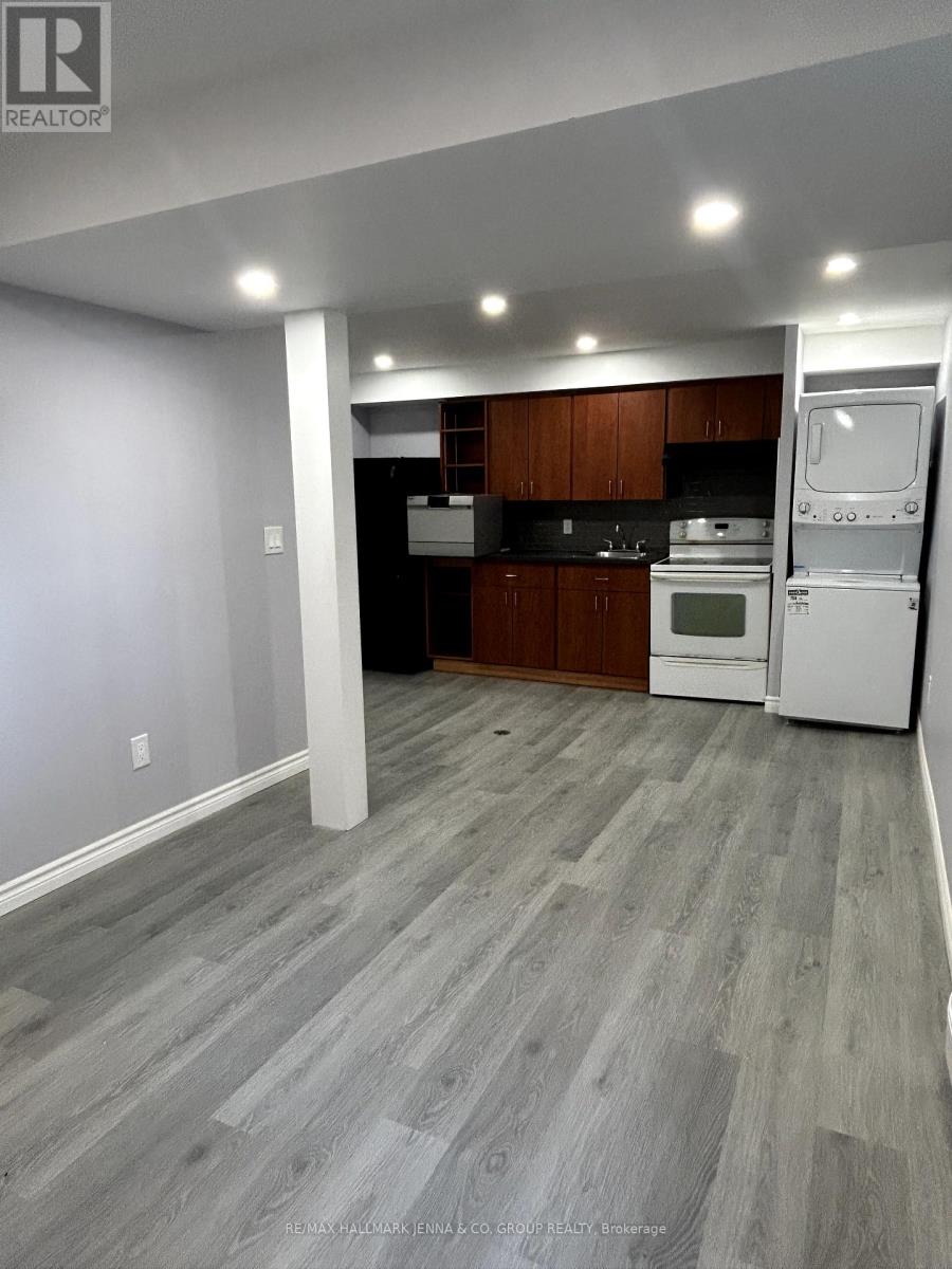 B - 62 Greenboro Crescent, Ottawa, Ontario  K1T 1W5 - Photo 6 - X12411872