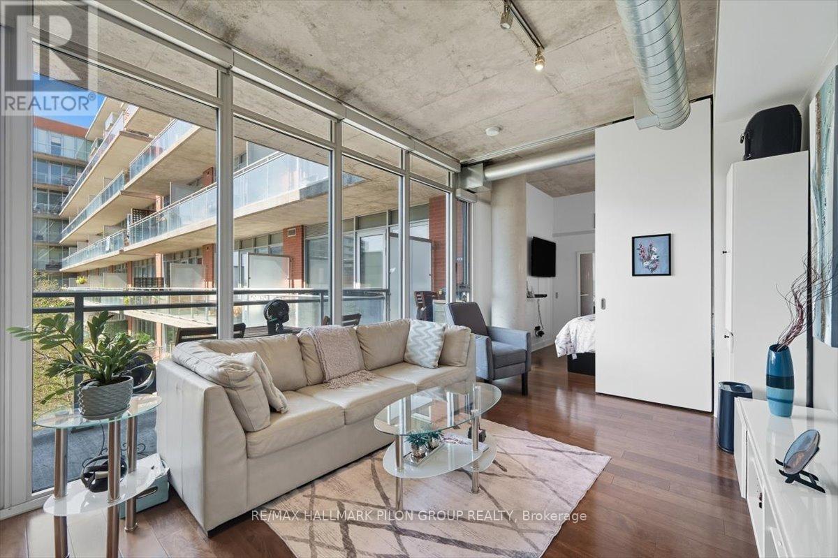 450 - 340 Mcleod Street, Ottawa, Ontario  K2P 1A4 - Photo 3 - X12411942