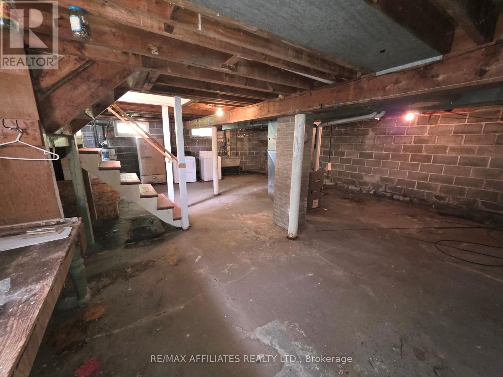41 Elgin Street W, Smiths Falls, Ontario  K7A 3C5 - Photo 34 - X12412030