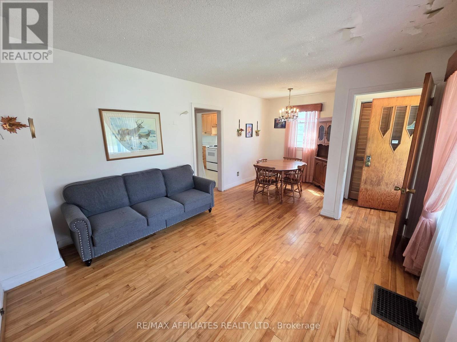41 Elgin Street W, Smiths Falls, Ontario  K7A 3C5 - Photo 8 - X12412030