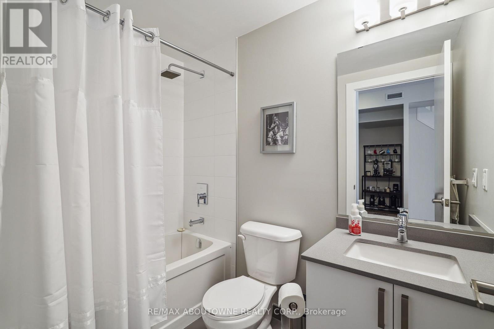 C204 - 5260 Dundas Street, Burlington, Ontario  L7L 0J7 - Photo 18 - W12154454