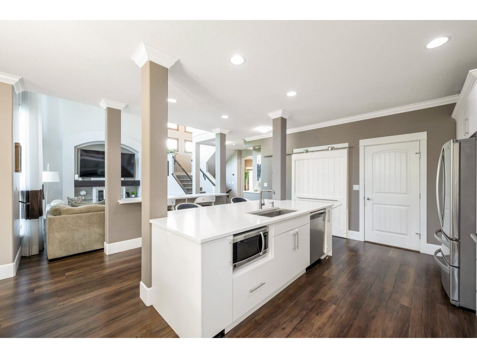 8343 209a Street, Langley, British Columbia  V2Y 0A5 - Photo 8 - R3048856