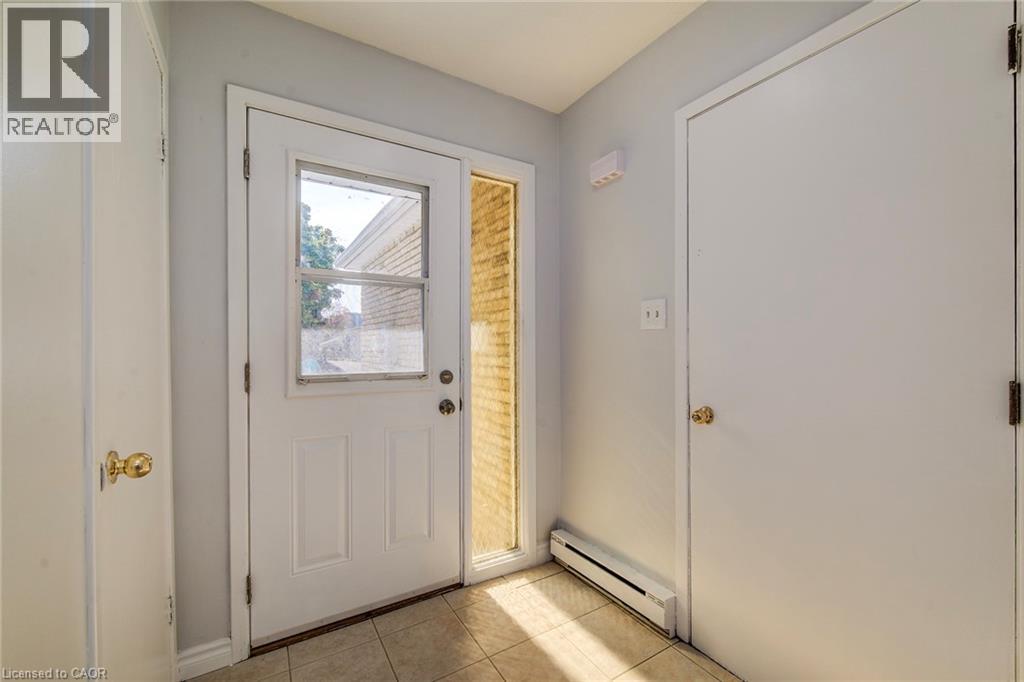 58 Obermeyer Drive, Kitchener, Ontario  N2A 1P6 - Photo 5 - 40770362