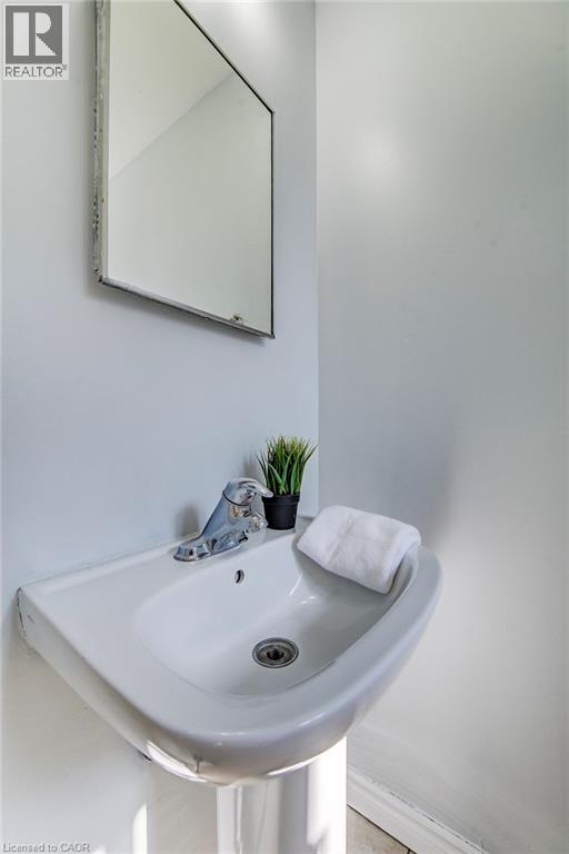 58 Obermeyer Drive, Kitchener, Ontario  N2A 1P6 - Photo 7 - 40770362