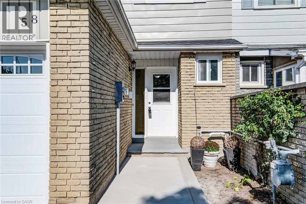 58 Obermeyer Drive, Kitchener, Ontario  N2A 1P6 - Photo 4 - 40770362